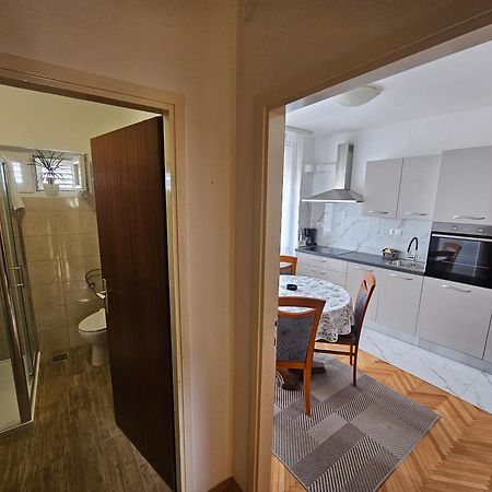 Apartments Tara, Sibenik - Mandalina エクステリア 写真