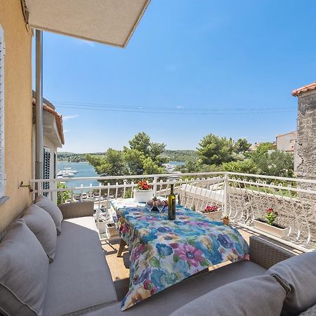 Apartments Tara, Sibenik - Mandalina エクステリア 写真