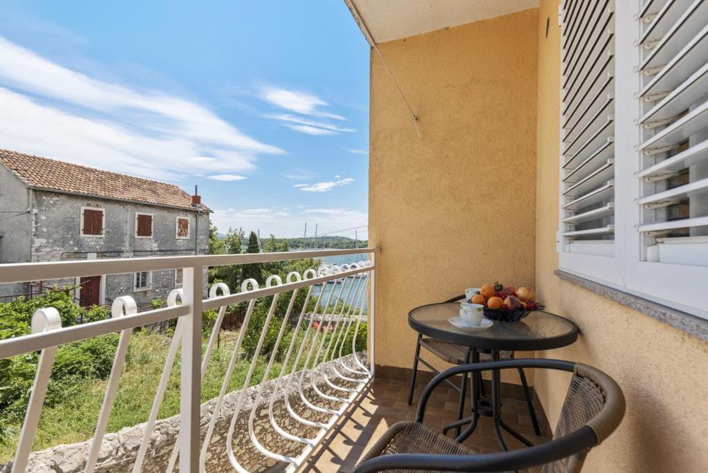 Apartments Tara, Sibenik - Mandalina エクステリア 写真