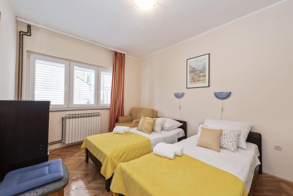 Apartments Tara, Sibenik - Mandalina エクステリア 写真