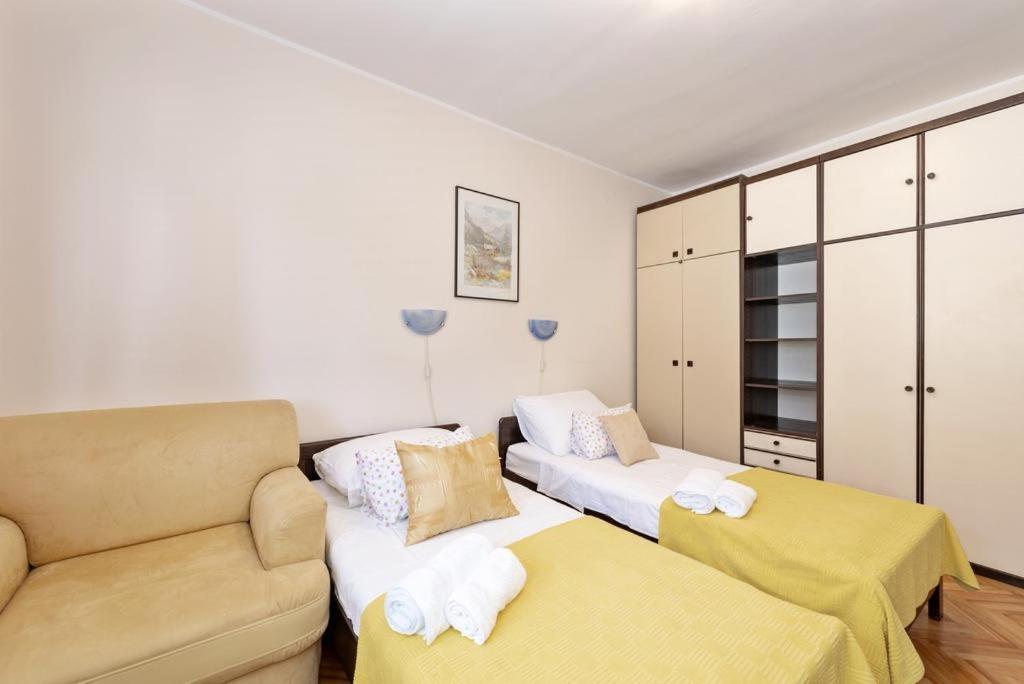 Apartments Tara, Sibenik - Mandalina エクステリア 写真