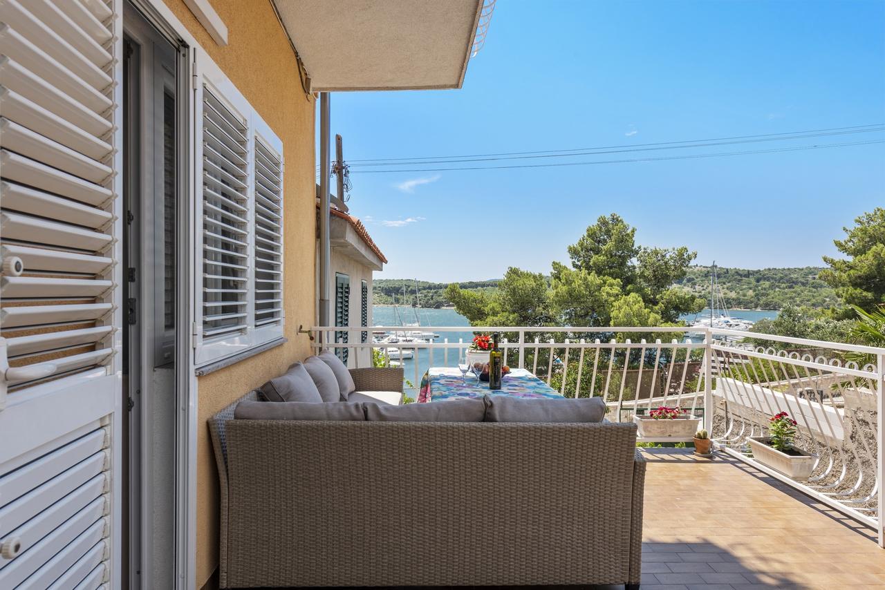 Apartments Tara, Sibenik - Mandalina エクステリア 写真